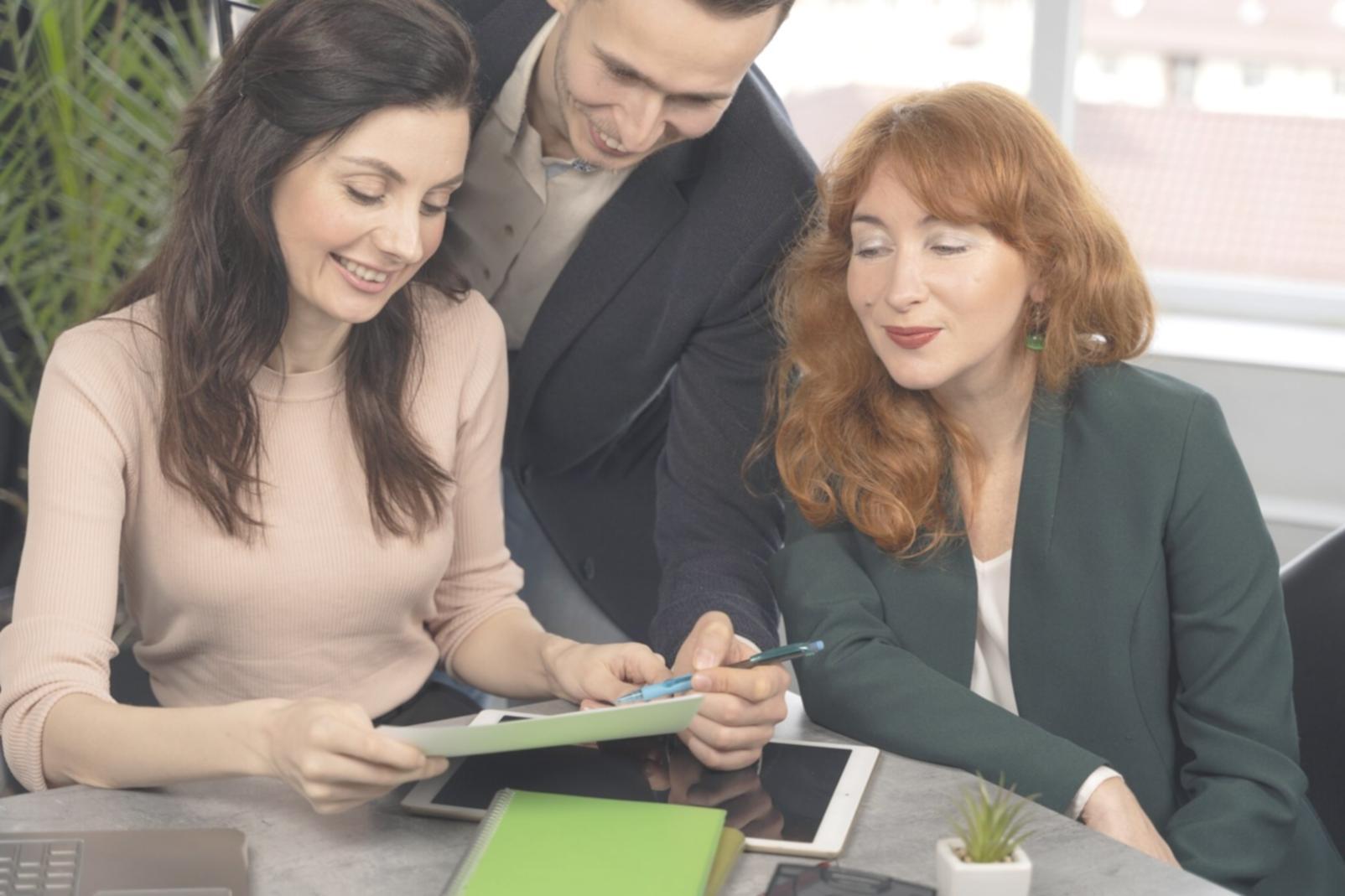 Financial planning workspace with analysis tools